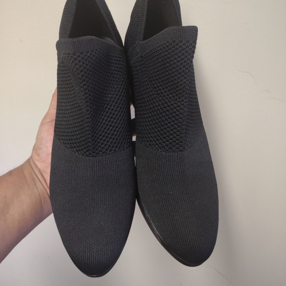 Easy Spirit Women's Black Knitted Stretch Ankle Booties Size 8.5" - Picture 3 of 10